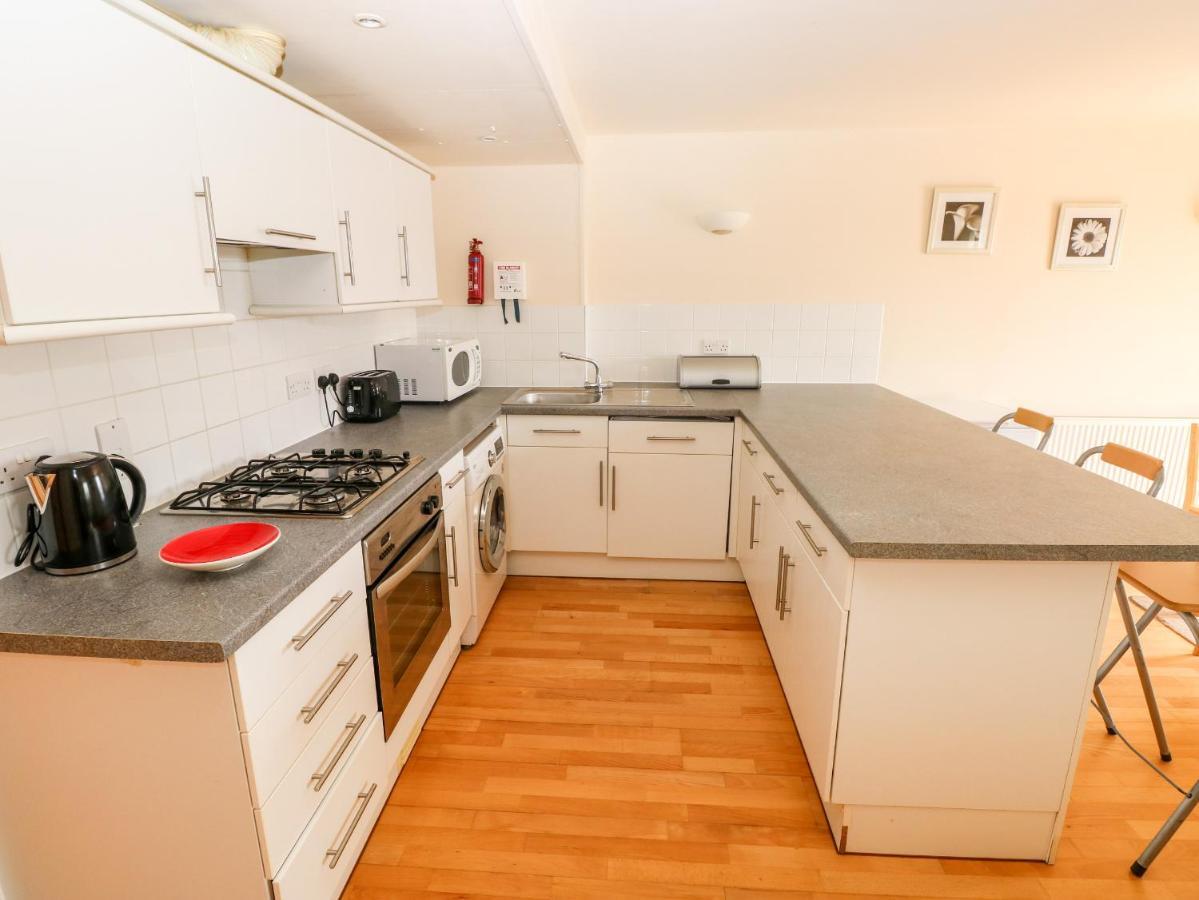 15 Sovereign House Leilighet Milford Haven Eksteriør bilde