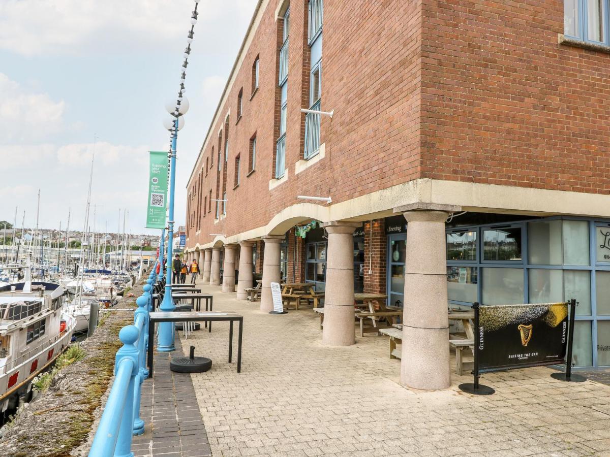 15 Sovereign House Leilighet Milford Haven Eksteriør bilde